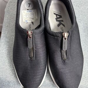 Anne Klein AK Sport Black Zip up Slip On Women’s Size 7